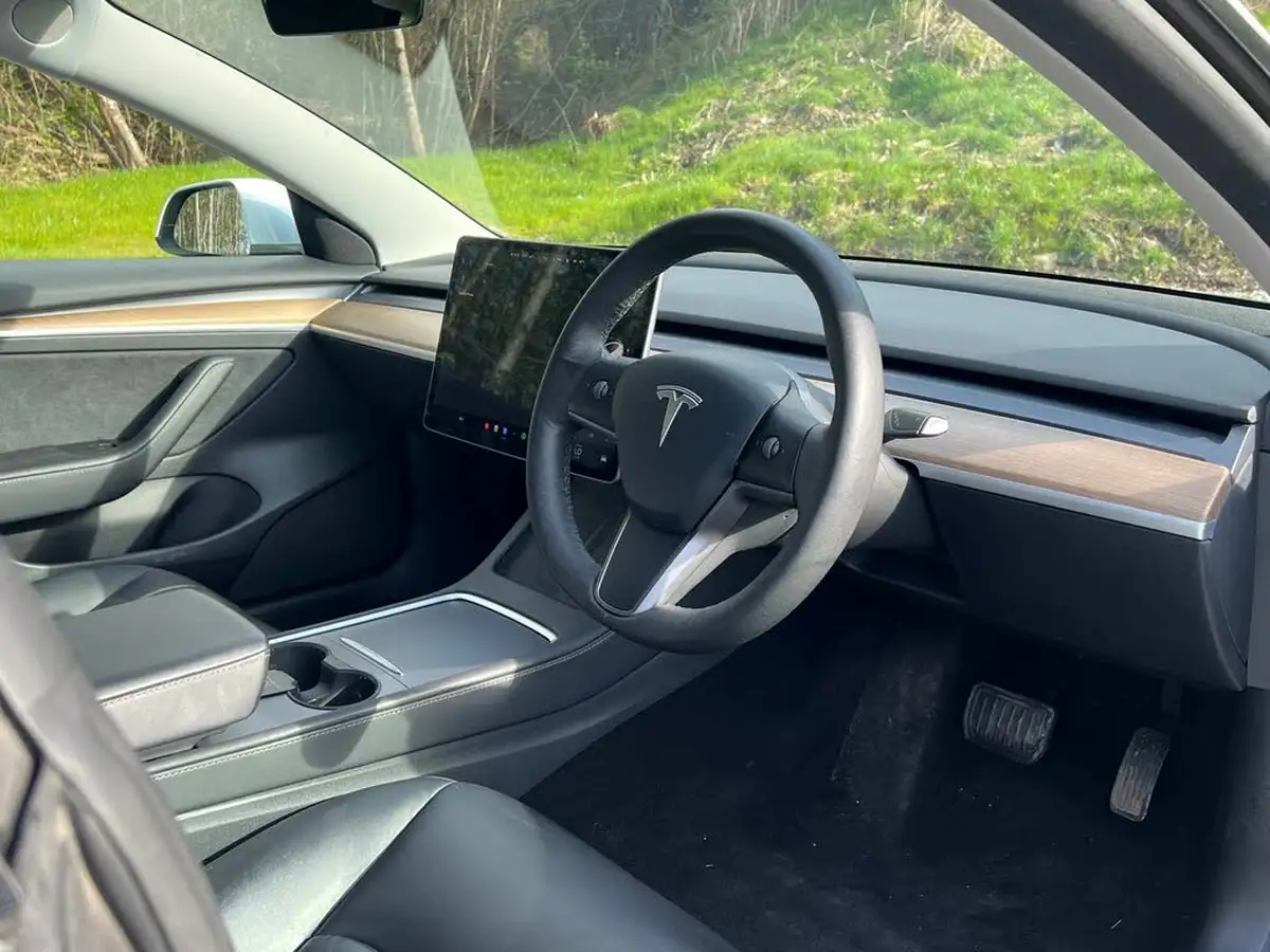 2021-tesla-model-3-e-long-range-4x4-big-10
