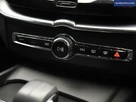 2021-volvo-xc60-20-b5-momentum-small-19
