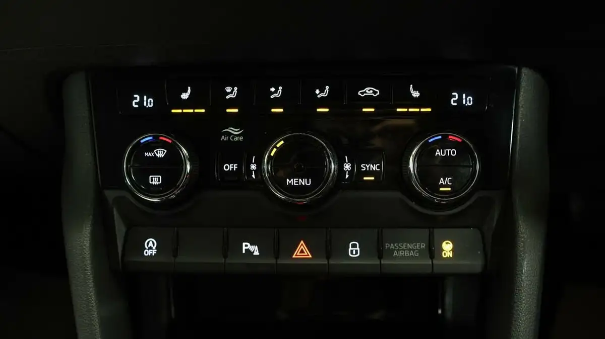 2018-skoda-karoq-16tdi-se-l-scr-1596cc-dsg-big-12