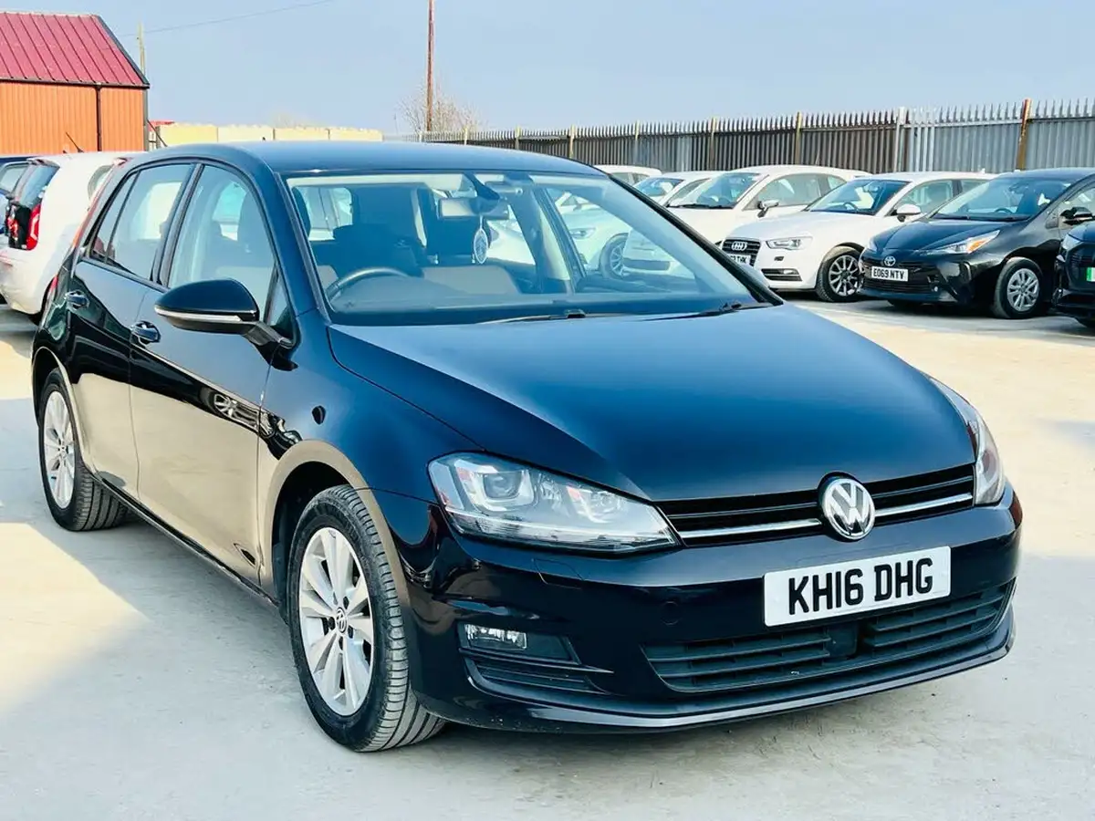 2016-volkswagen-golf-big-0