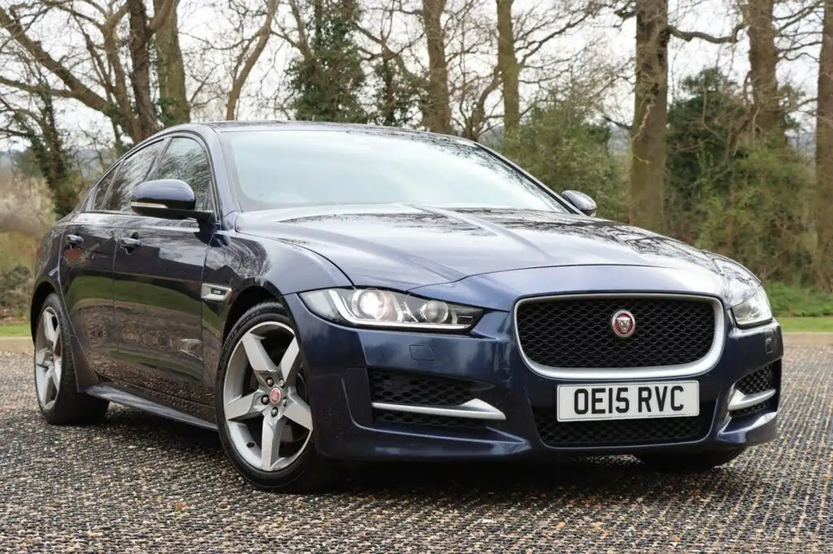 2015-jaguar-xe-20td-r-sport-180ps-auto-big-2