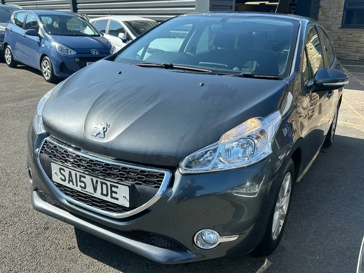 2015-peugeot-208-12-puretech-active-5d-big-2