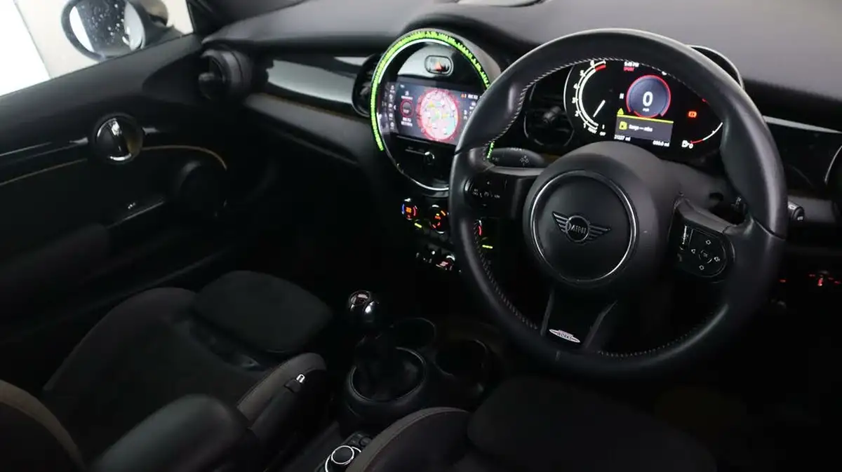 2021-mini-cooper-20-cooper-s-sport-hatchback-3d-big-9