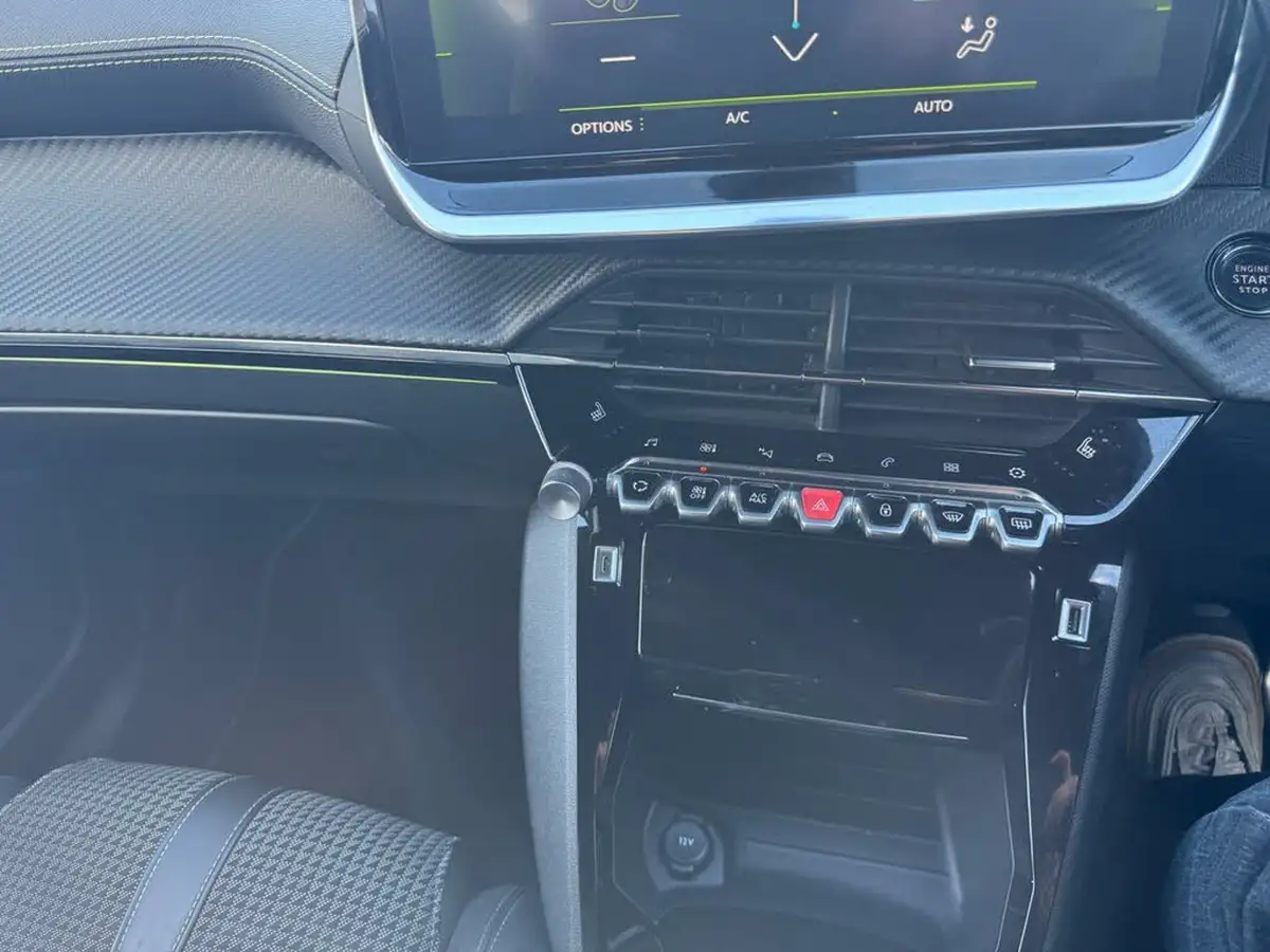 2020-peugeot-2008-suv-12-puretech-gt-line-big-11