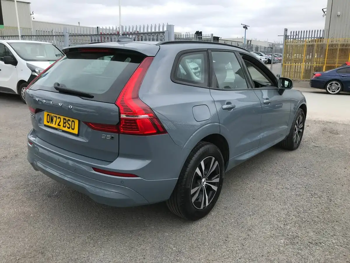 2022-volvo-xc60-20-b5-core-big-6