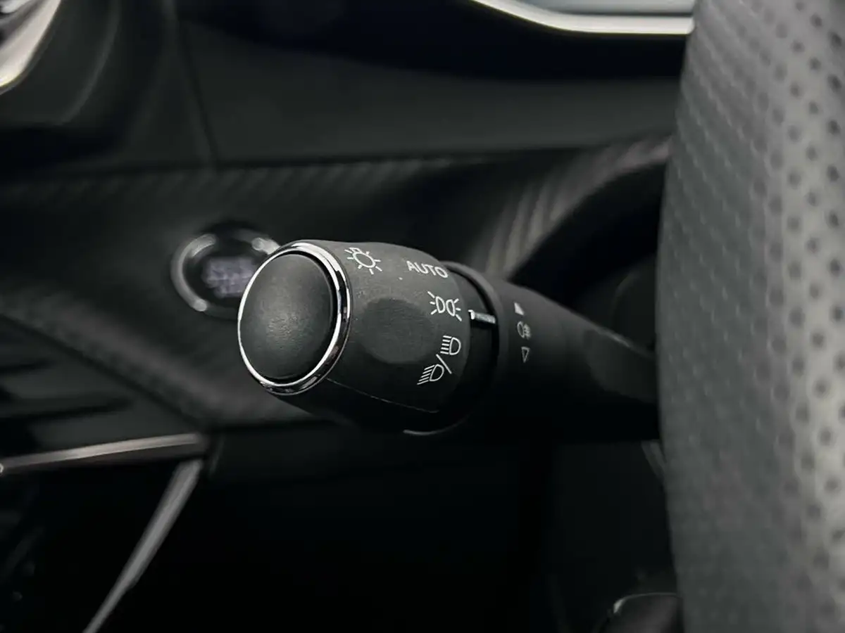 2023-peugeot-2008-suv-big-18