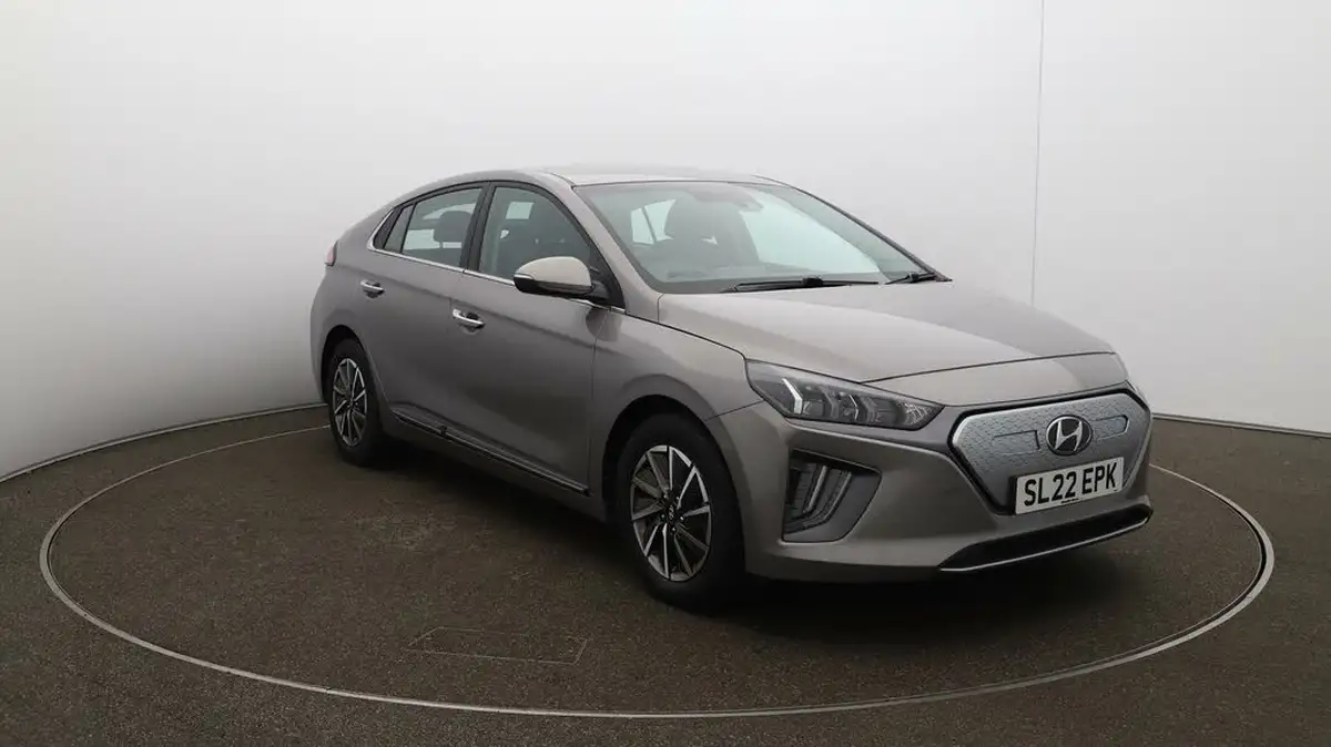 2022-hyundai-ioniq-e-premium-electric-big-34