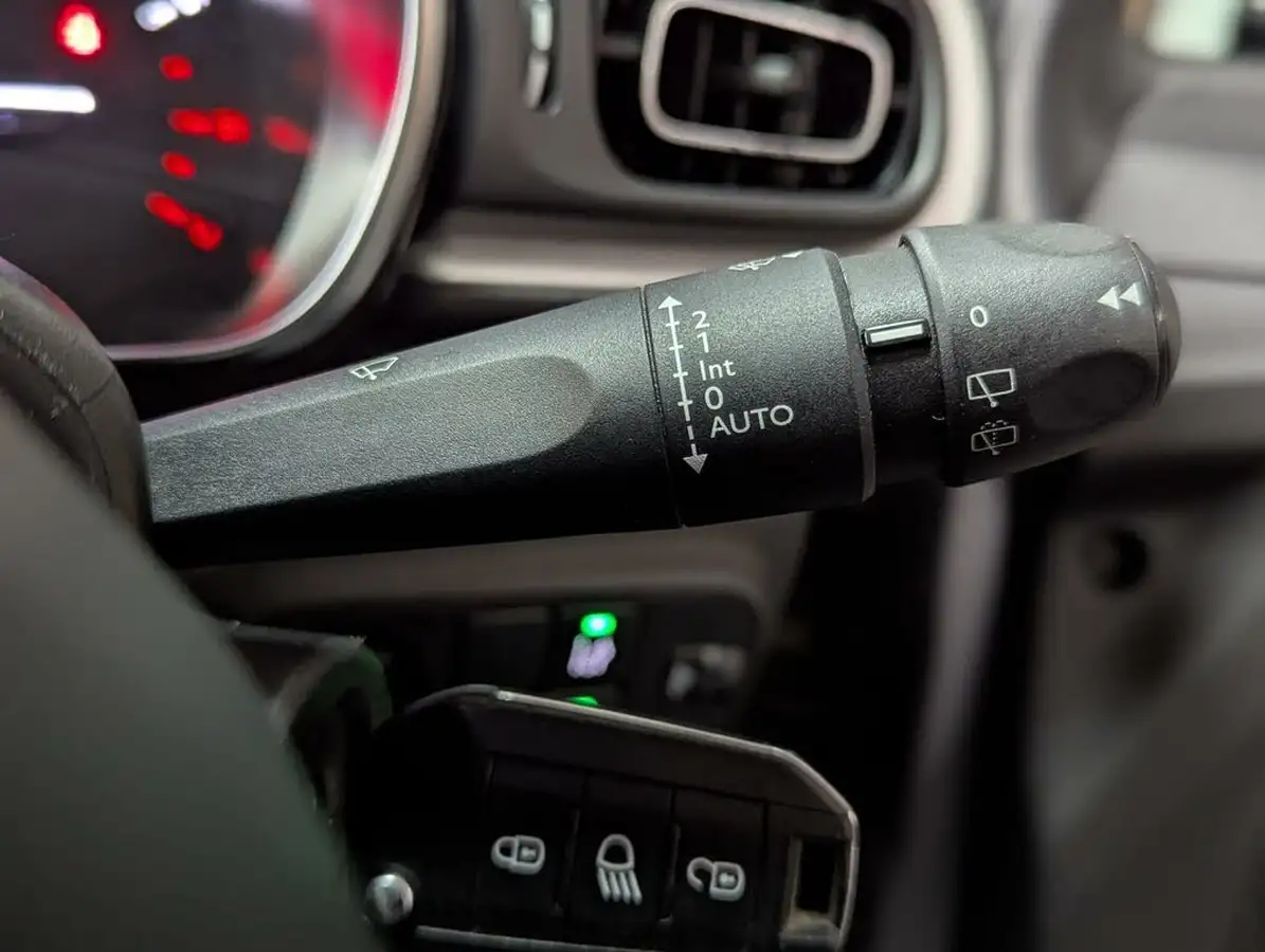 2019-citroen-c3-12-puretech-flair-110ps-ss-big-17