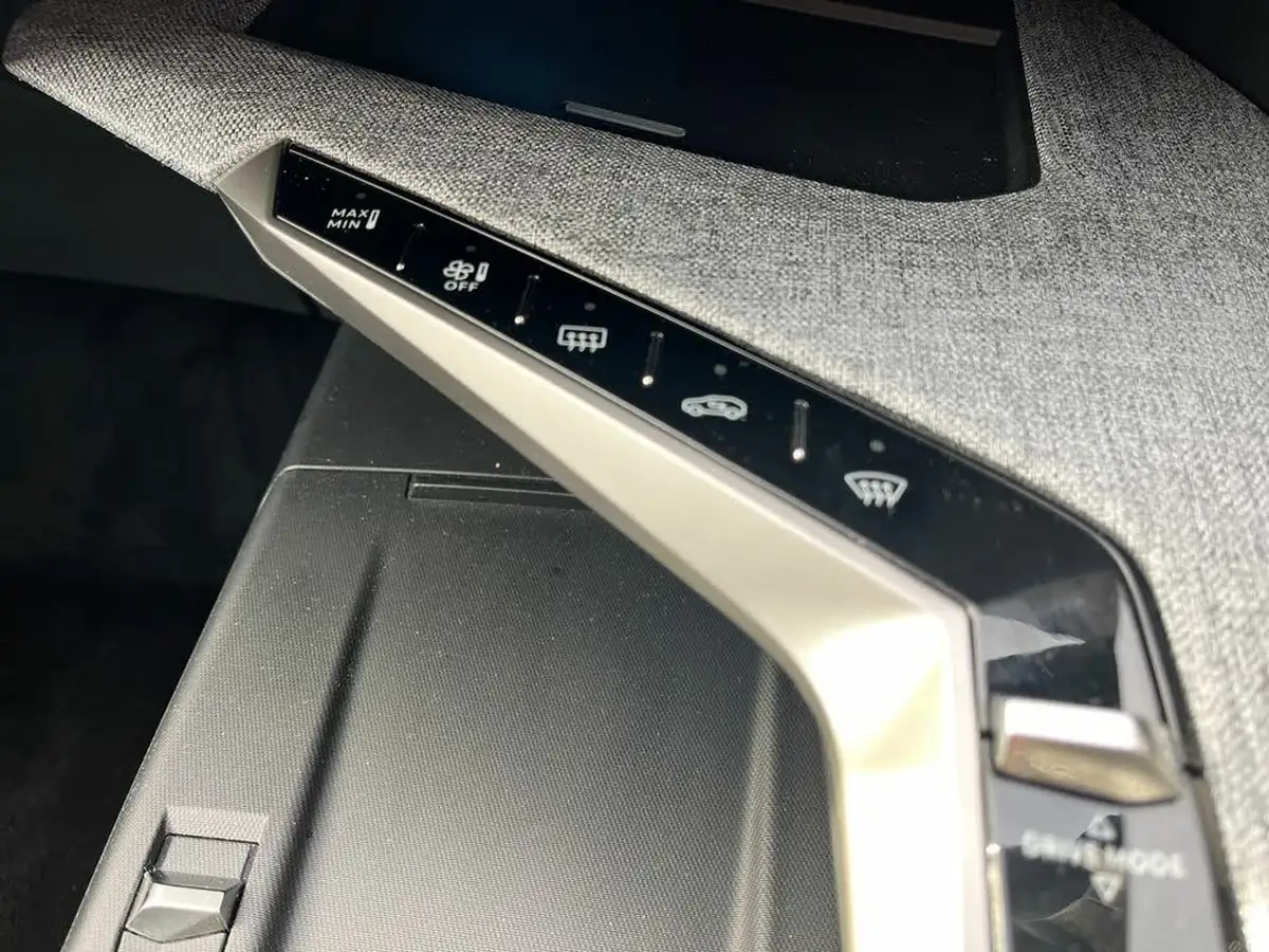 2024-peugeot-3008-suv-12-puretech-allure-136ps-hybrid-e-dsc6-big-19