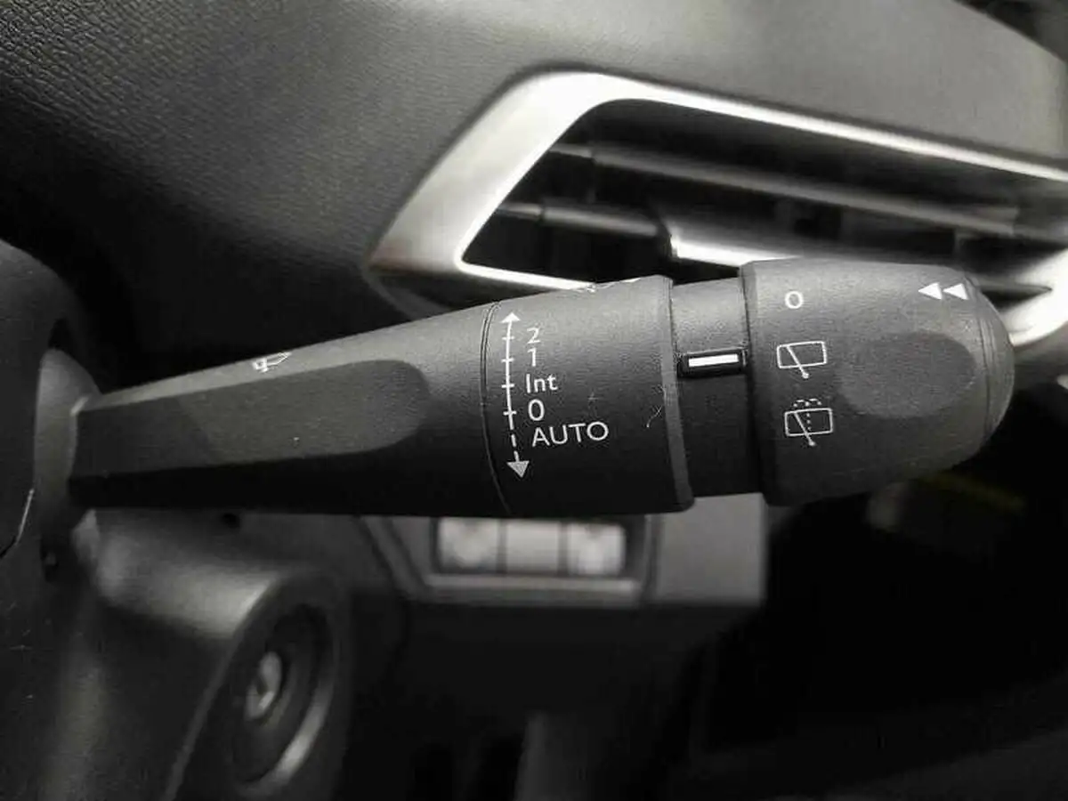 2018-peugeot-3008-suv-16-bluehdi-active-120bhp-big-19