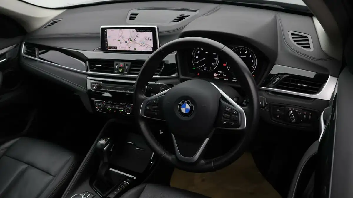 2021-bmw-x1-15-xdrive-25e-phev-xline-big-8