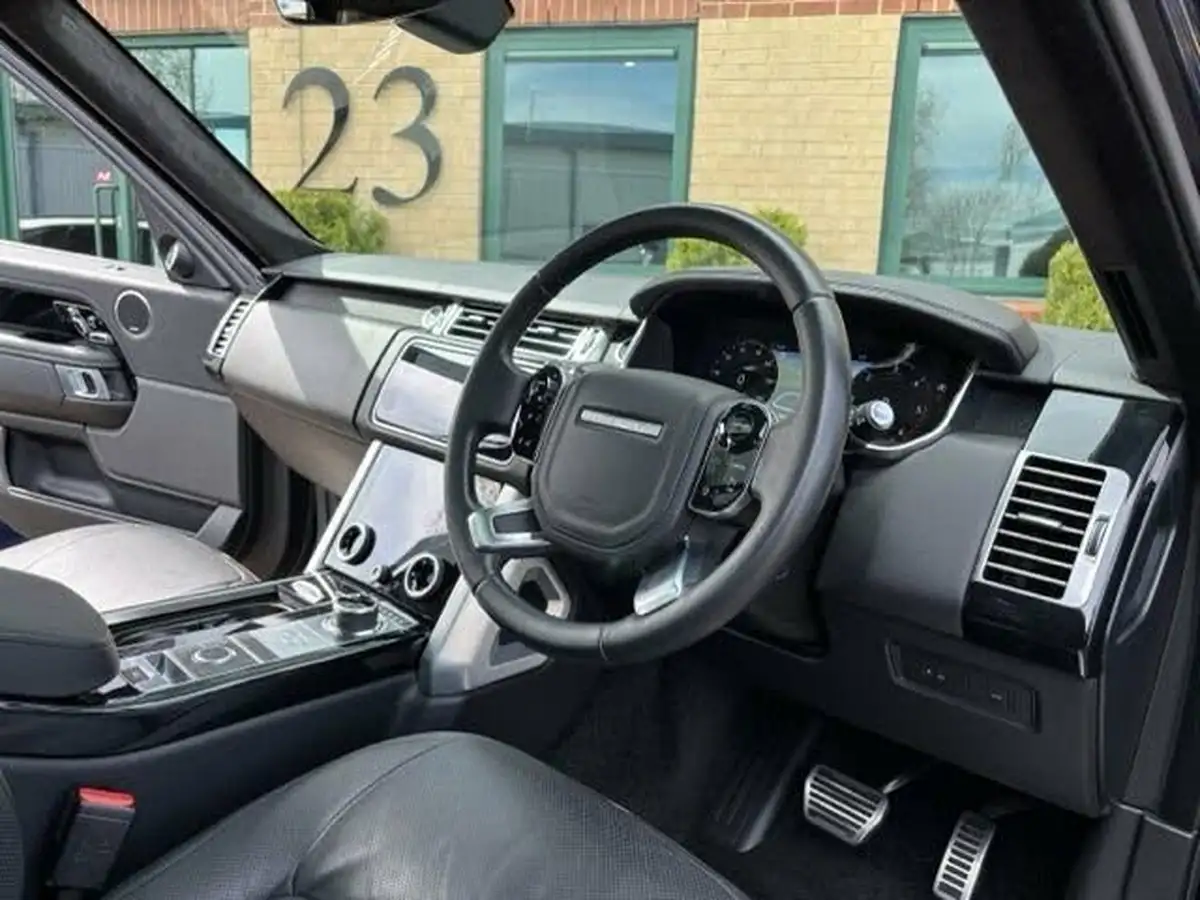 2021-land-rover-range-rover-30-d300-westminster-big-19