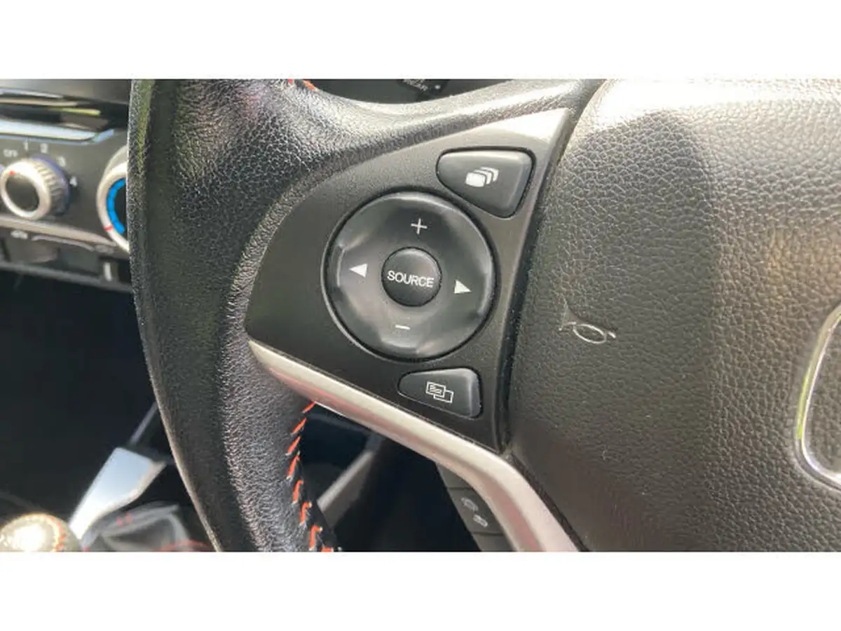 2019-honda-jazz-15-i-vtec-sport-navi-big-18