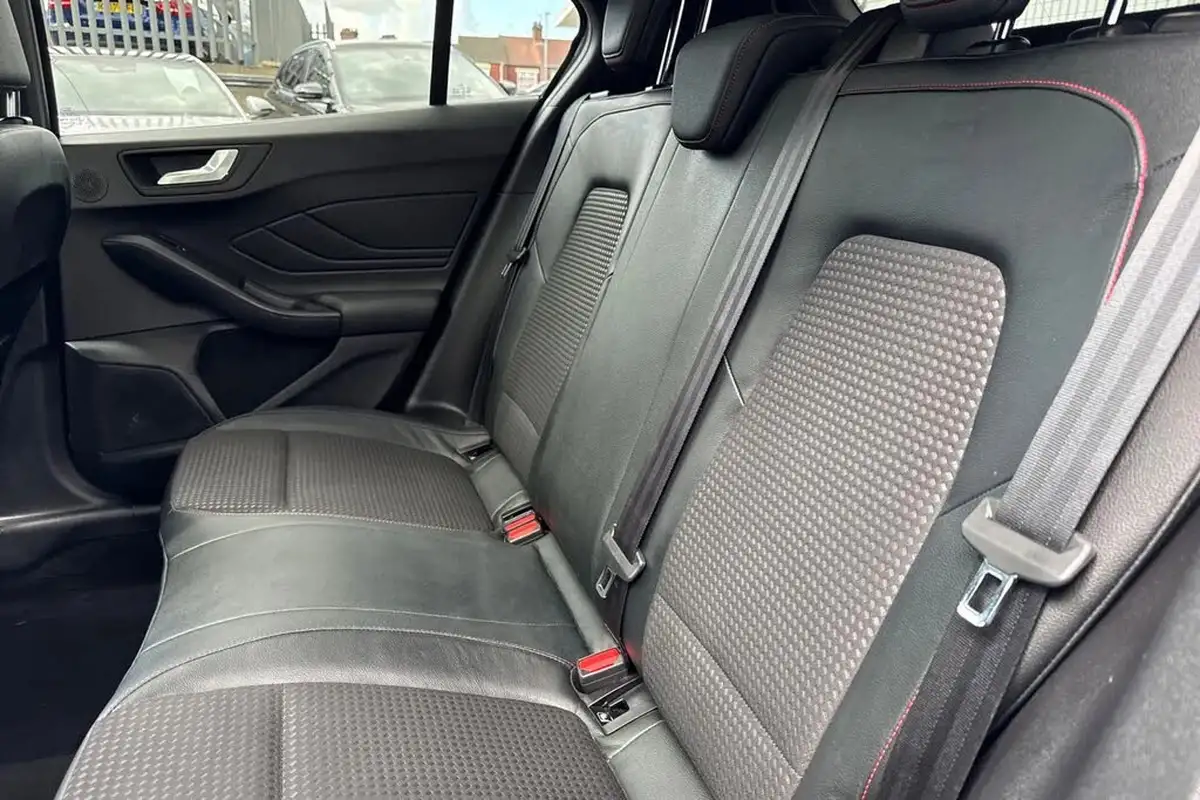 2020-ford-focus-10t-st-line-x-edition-125ps-hybrid-mhev-hatchback-big-26