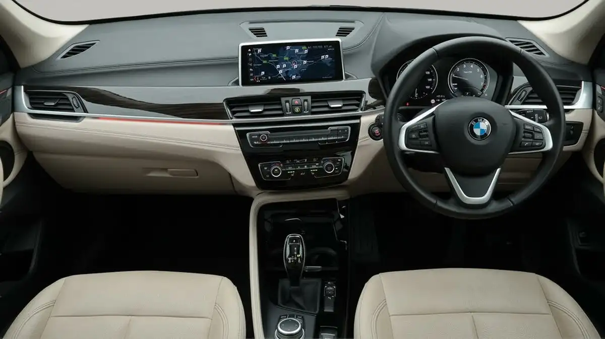 2021-bmw-x1-15-sdrive18i-xline-dct-big-13