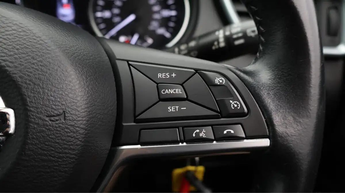 2018-nissan-qashqai-12-dig-t-acenta-big-23