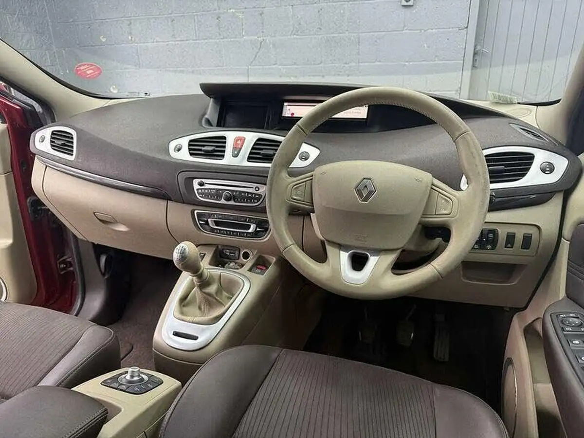 2010-renault-scenic-15td-privilege-tom-tom-big-4