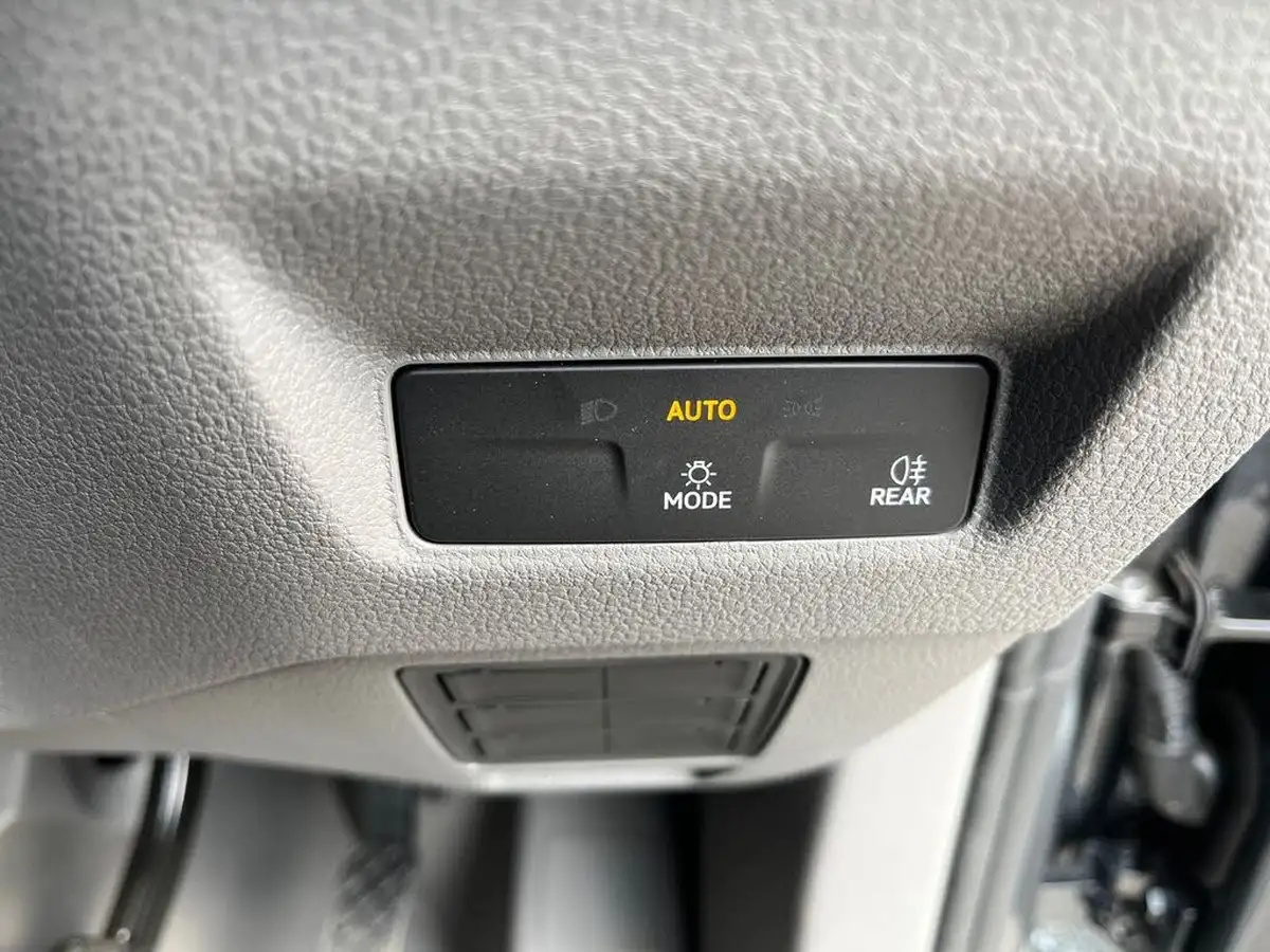 2025-volkswagen-crafter-20tdi-cr35-mwb-commerce-plus-140pseu6d-big-22