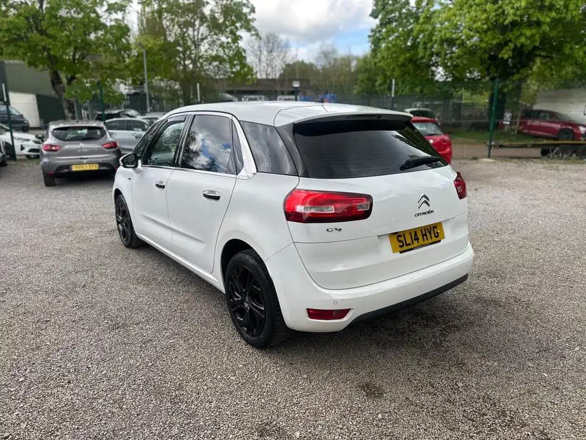 2014-citroen-c4-picasso-16e-hdi-exclusive-big-4