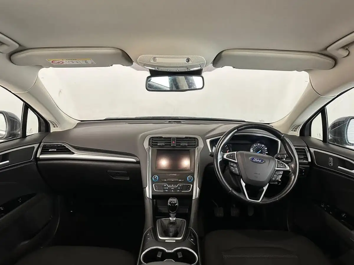 2020-ford-mondeo-20tdci-zetec-edition-hatchback-big-9