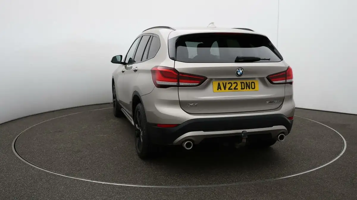2022-bmw-x1-20td-sdrive18d-sport-big-61