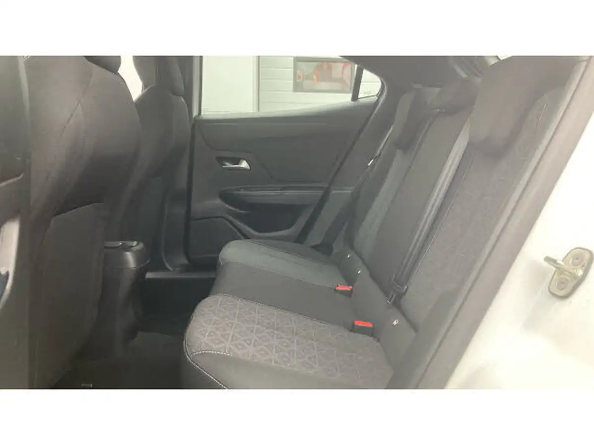 2023-vauxhall-mokka-12-design-136ps-big-15