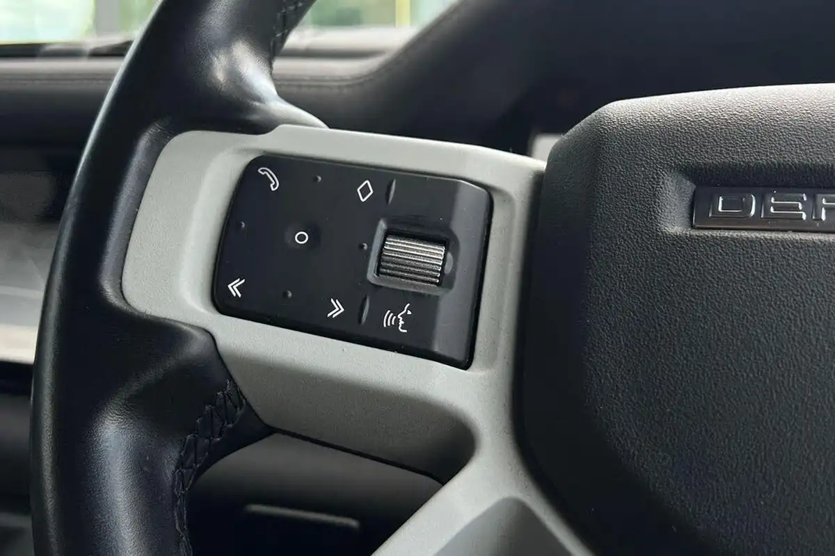 2021-land-rover-90-defender-30-d250-x-dynamic-se-big-39