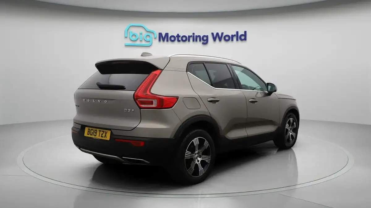 2019-volvo-xc40-20td-d3-inscription-awd-geartronic-big-7