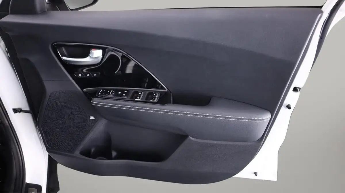 2020-kia-e-niro-ev-4-big-14