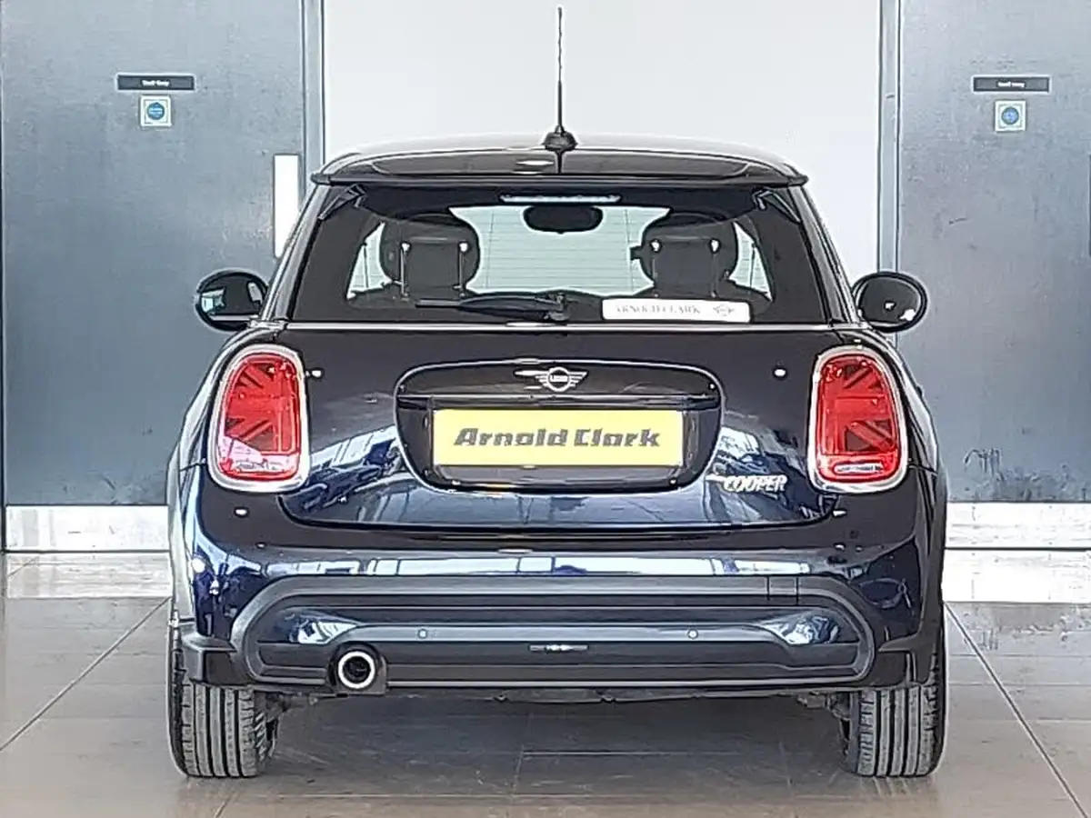 2021-mini-cooper-15-cooper-exclusive-hatchback-3d-big-14