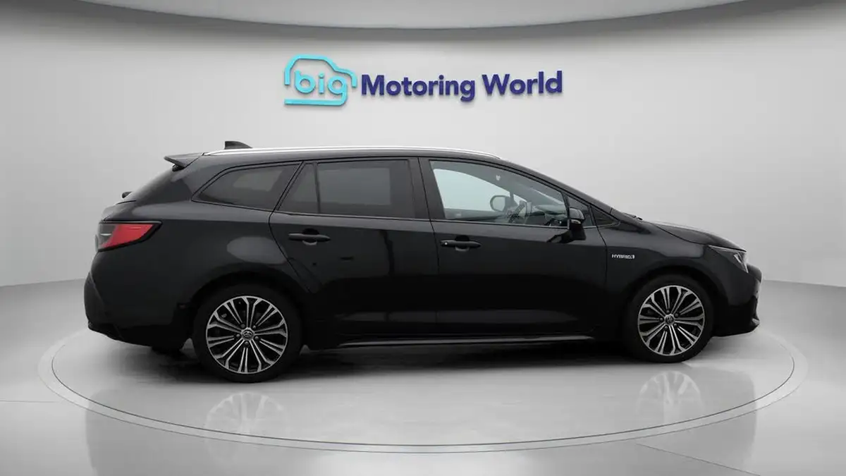 2020-toyota-corolla-18-vvt-i-design-trk-touring-sports-5d-big-7