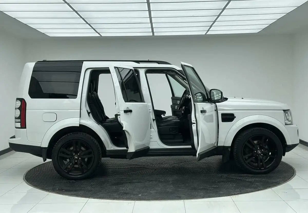 2016-land-rover-discovery-4-30-sd-v6-hse-big-5