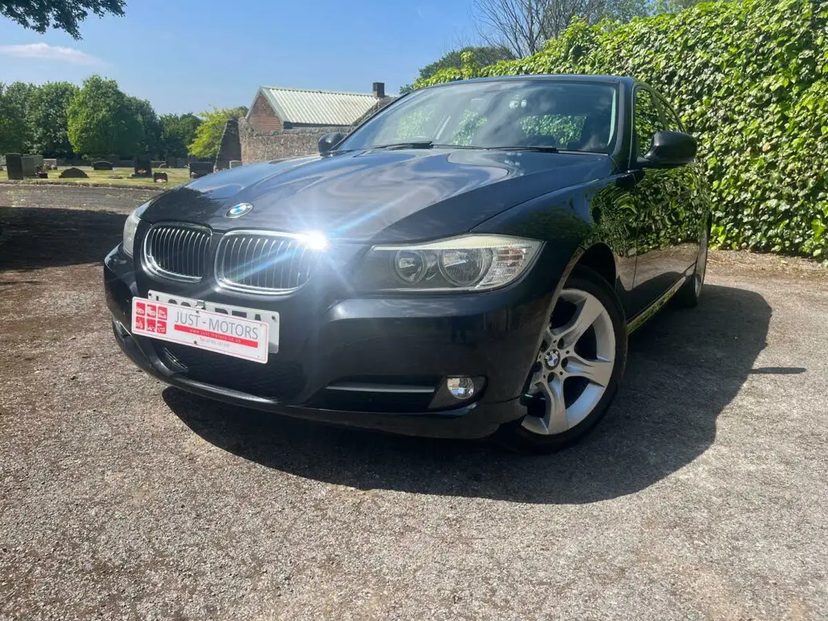 2010-bmw-3-series-20-318i-exclusive-edition-saloon-4d-auto-big-49
