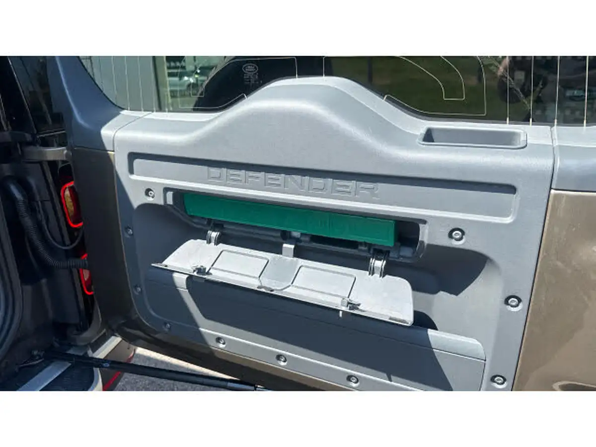 2021-land-rover-110-defender-30-d250-first-edition-big-29