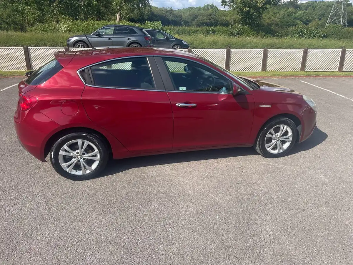2011-alfa-romeo-giulietta-14-lusso-tb-multiair-170bhp-big-45