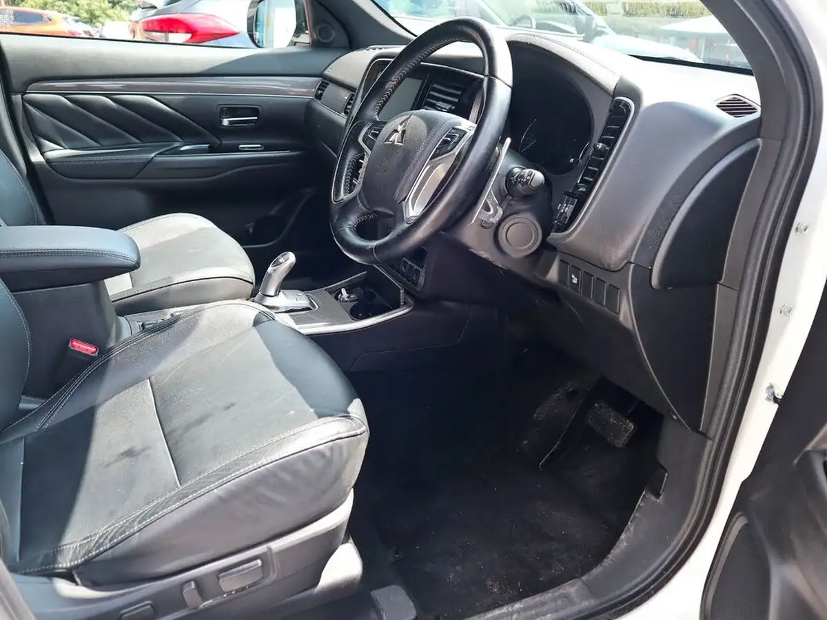 2021-mitsubishi-outlander-24-dynamic-phev-big-2