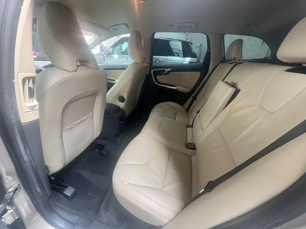 2013-volvo-xc60-24td-d5-se-lux-215bhp-nav-geartronic-big-33