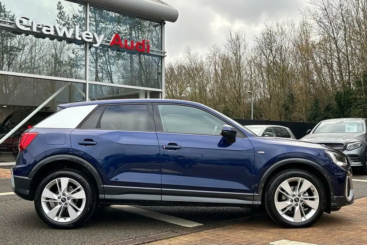 2024-audi-q2-15-35-tfsi-s-line-tronic-big-1
