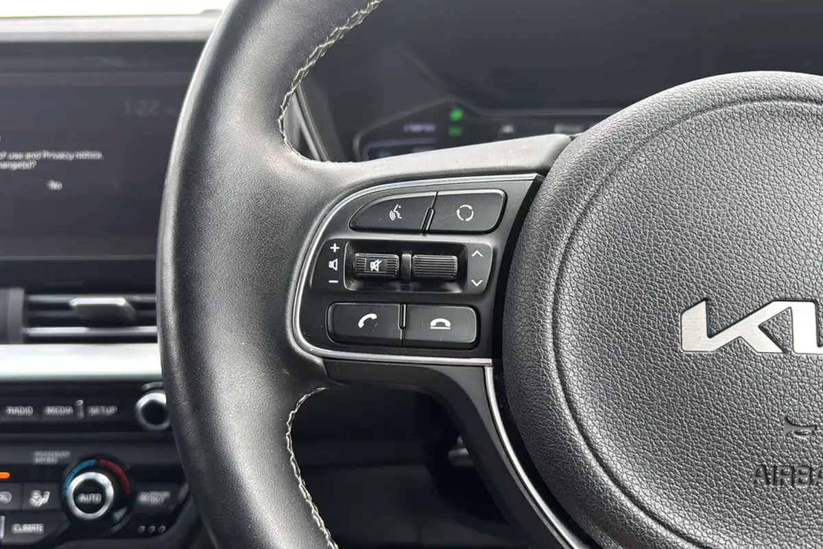 2022-kia-niro-16-gdi-3-156kwh-big-16