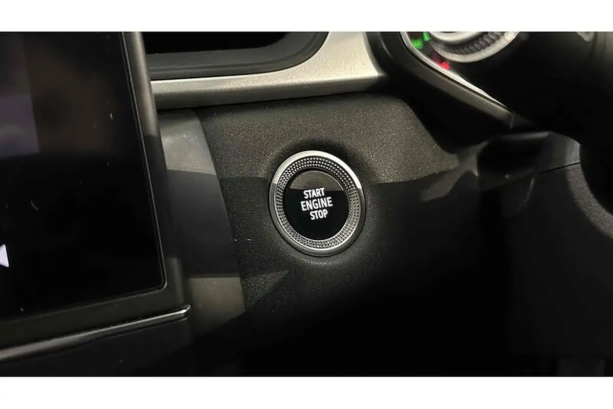 2021-renault-captur-13-tce-iconic-140ps-big-28