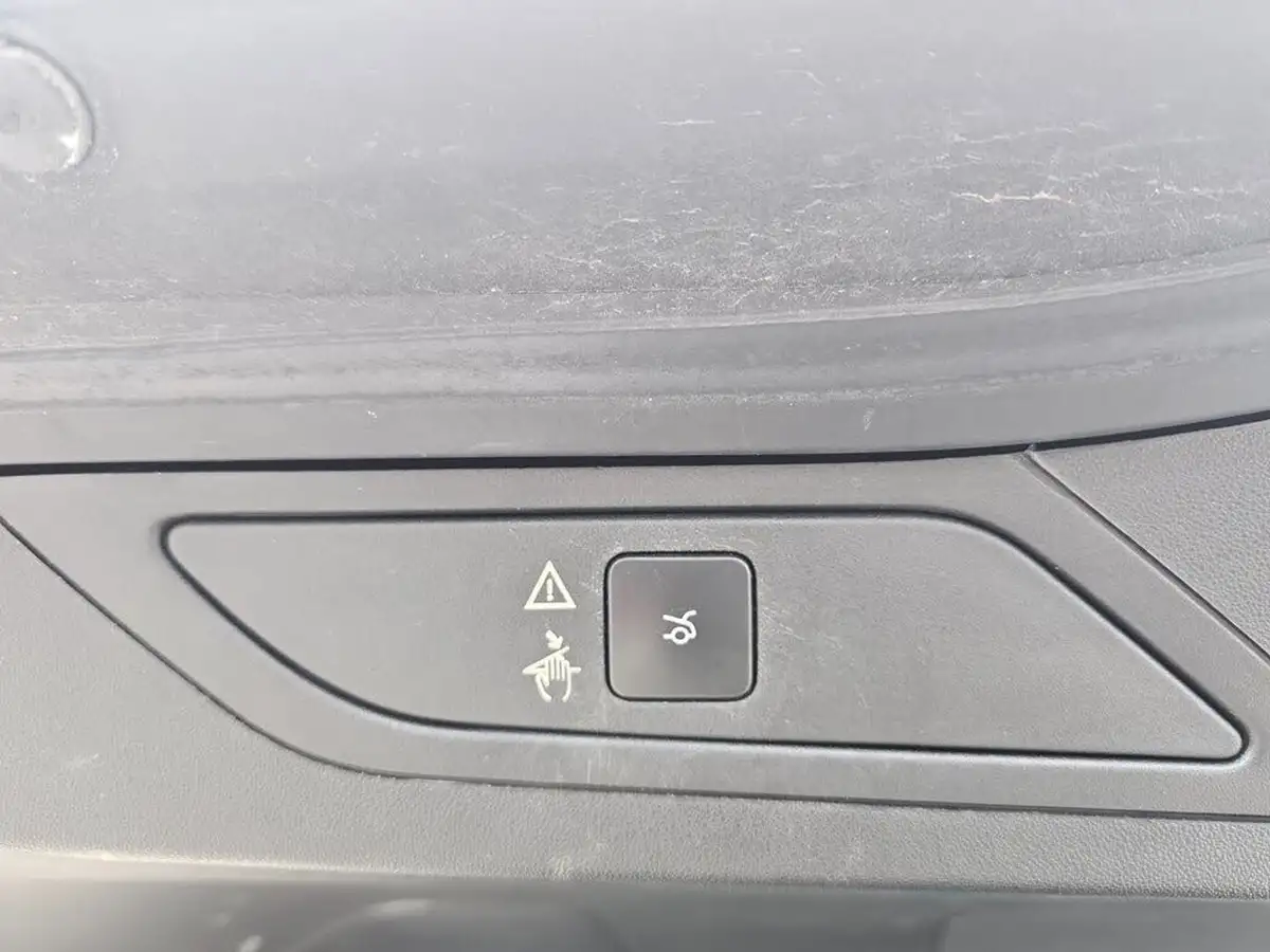 2017-citroen-c4-picasso-16bluehdi-flair-eat6-big-11