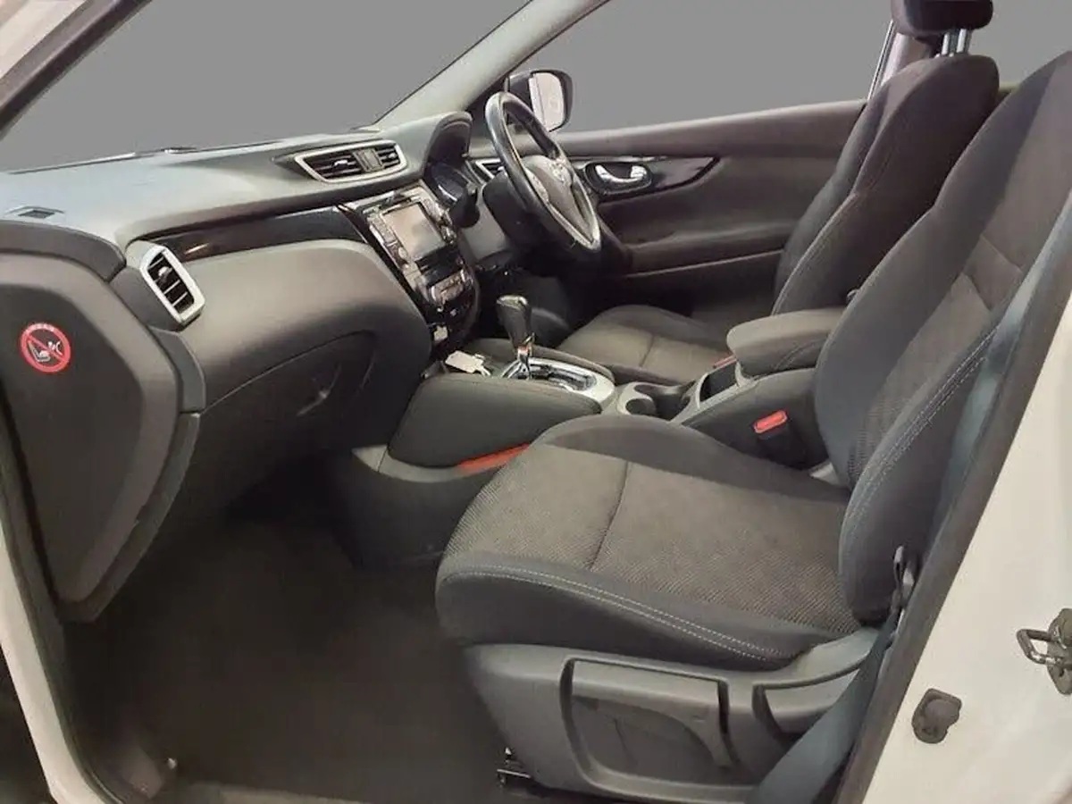 2015-nissan-qashqai-12-n-tec-xtronic-cvt-big-1