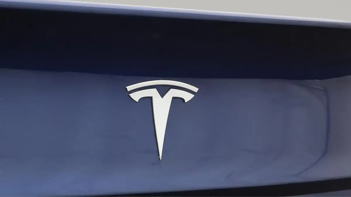 2021-tesla-model-3-e-long-range-awd-big-21