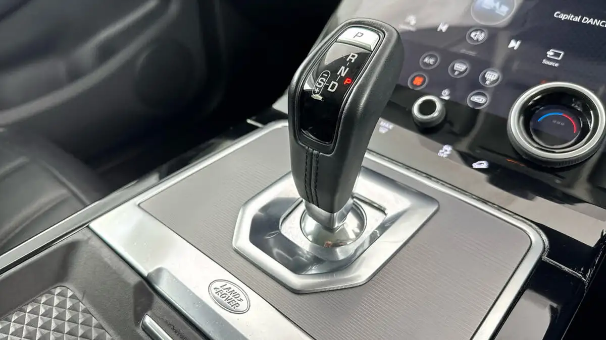 2019-land-rover-range-rover-evoque-20-p300-se-big-19