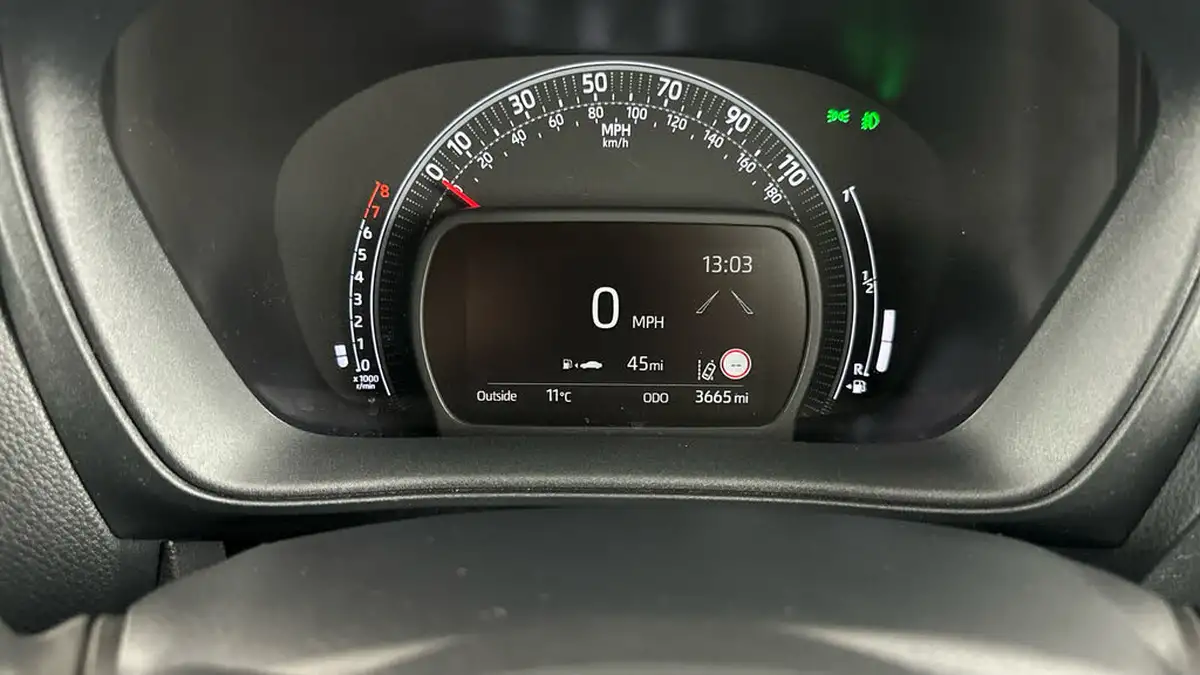 2022-toyota-aygo-x-10-vvt-i-edge-big-12