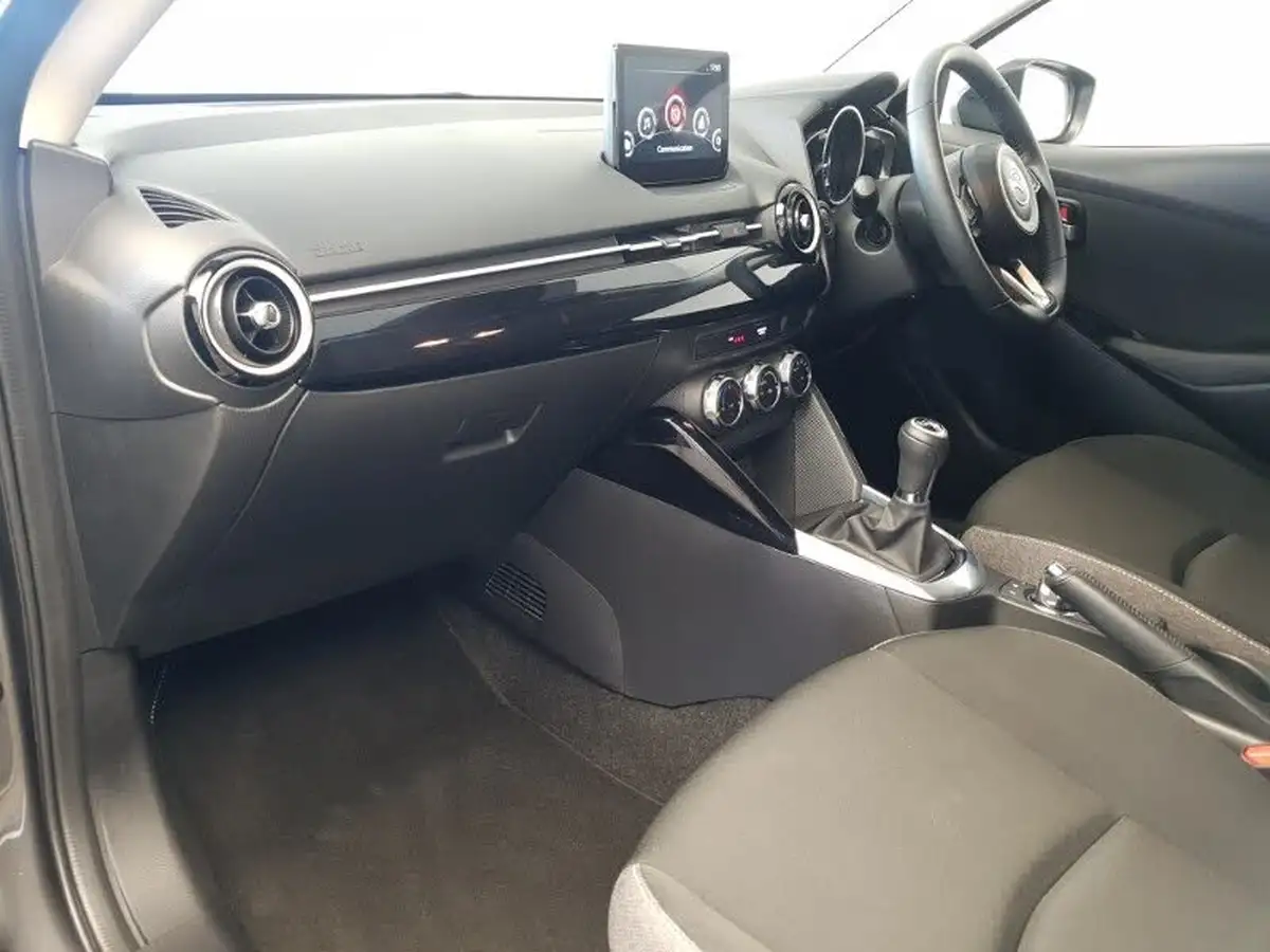 2023-mazda-mazda2-15-e-skyactiv-g-exclusive-line-big-4