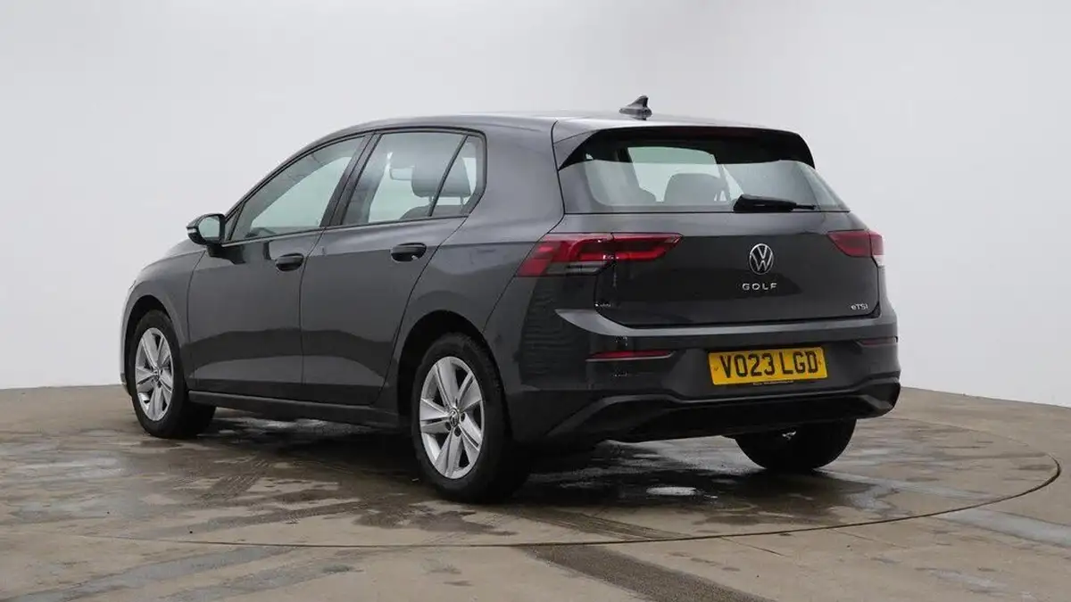 2023-volkswagen-golf-15-etsi-life-150ps-hatchback-big-2