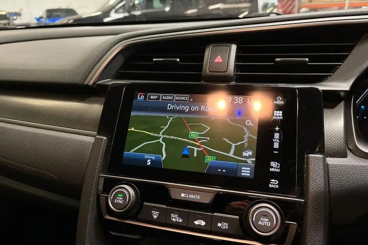 2019-honda-civic-10-vtec-turbo-sr-hatchback-5d-big-29