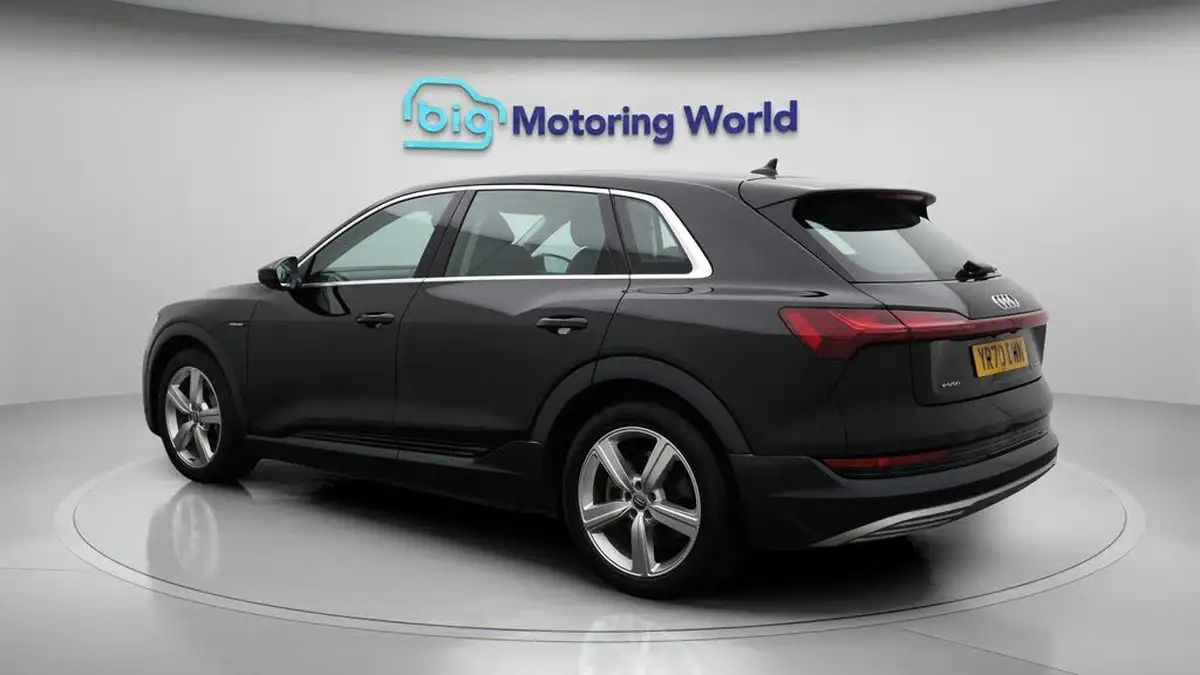 2020-audi-e-tron-50e-technik-big-5