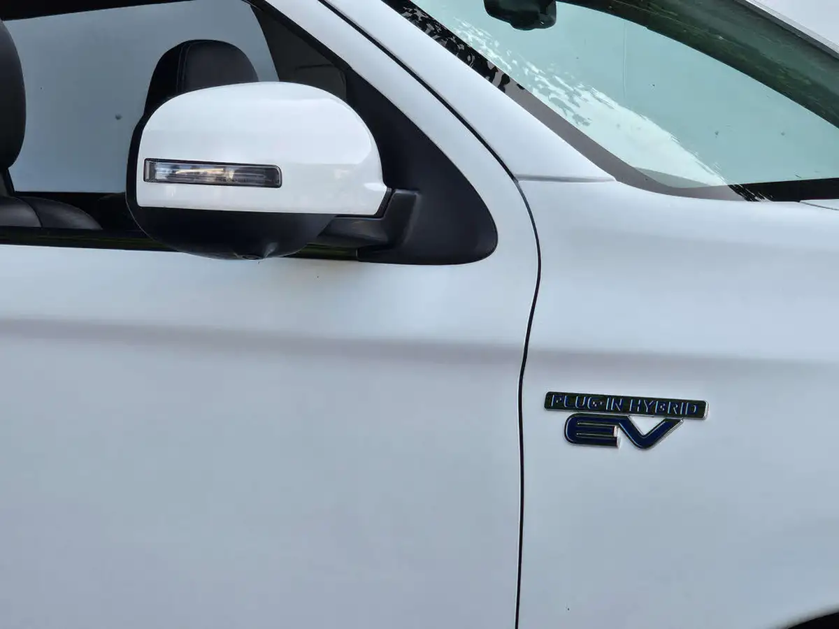 2017-mitsubishi-outlander-20-4hs-phev-5st-big-15